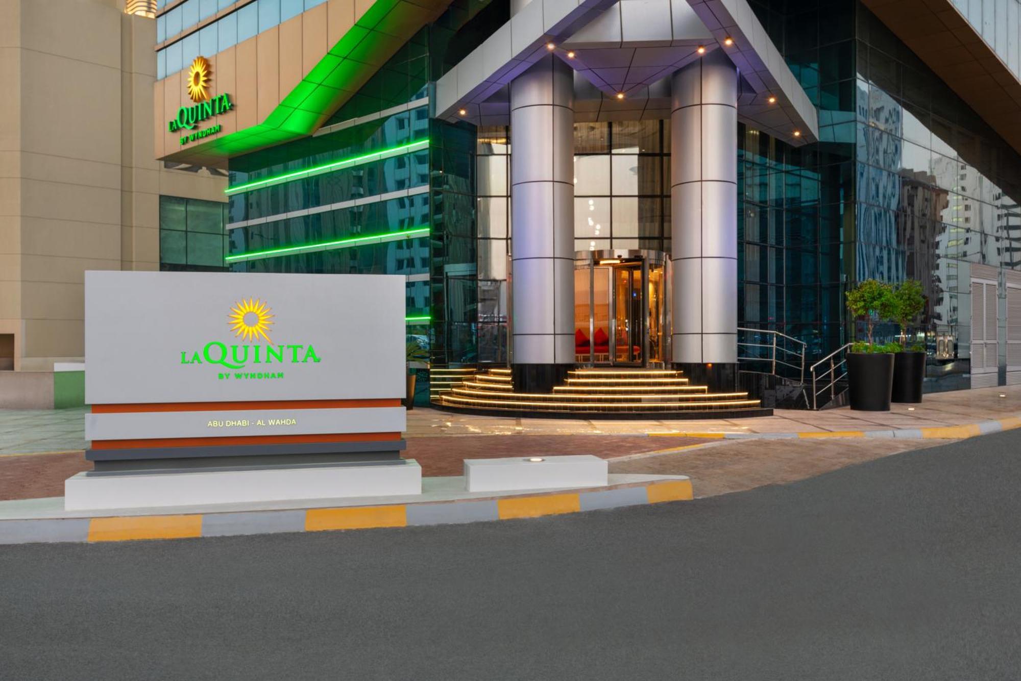 Hotel La Quinta By Wyndham Abu Dhabi Al Wahda Zewnętrze zdjęcie